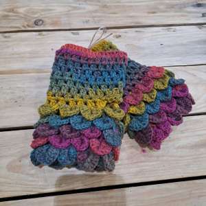 Dragon Scale Mitts